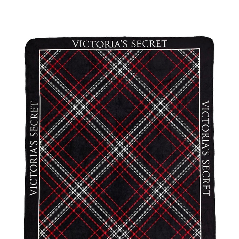 Victoria's Secret Black and Red Tartan Blanket ‼️🎀🛍️🎁